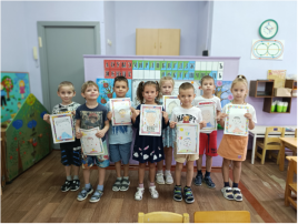 Выставка рисунков: «Мой папа лучше всех» Дежурная группа № 5 Выставка рисунков: «Мой папа лучше всех» Дежурная группа № 5.