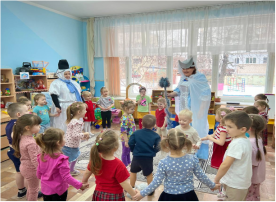 Реализация институционального проекта «Играем вместе в дворовые игры» Реализация институционального проекта «Играем вместе в дворовые игры».
