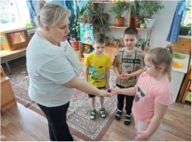 Игровое занятие «Путешествие по дороге добрых дел, поступков, чувств и отношений» Дежурные группы № 7, № 8 Игровое занятие «Путешествие по дороге добрых дел, поступков, чувств и отношений» Дежурные группы № 7, № 8.