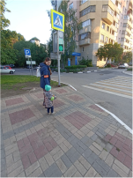 Офлайн взаимодействие с семьями воспитанников. Акция «Засветись! Стань заметнее на дороге!» Офлайн взаимодействие с семьями воспитанников. Акция «Засветись! Стань заметнее на дороге!».
