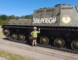 Офлайн взаимодействие с семьями воспитанников Старшей группы № 7 Тур выходного дня семьи Родионова Сергея «Прохоровское поле» Офлайн взаимодействие с семьями воспитанников Старшей группы № 7 Тур выходного дня семьи Родионова Сергея «Прохоровское поле».