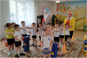 Спортивное развлечение «В стране правил дорожного движения». Дежурные группы № 4 и № 5 Спортивное развлечение «В стране правил дорожного движения». Дежурные группы № 4 и № 5.
