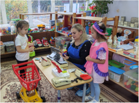 Реализация ОП «Гость группы» Знакомство с профессией «Продавец» (дежурная группа № 5) Реализация ОП «Гость группы» Знакомство с профессией «Продавец» (дежурная группа № 5).