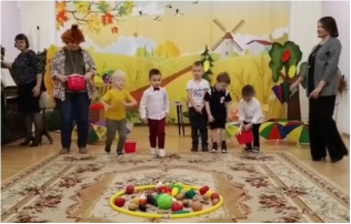 Осенний праздник «В гостях у Осени» Дежурная группа №3 Осенний праздник «В гостях у Осени» Дежурная группа №3.