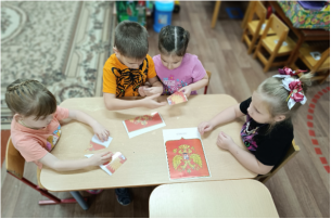 Игра-викторина «День Государственного герба Российской Федерации» Дежурная группа № 5 Игра-викторина «День Государственного герба Российской Федерации» Дежурная группа № 5.