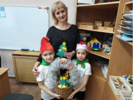 Реализация институционального проекта волонтерского отряда «Добрые сердца» День поздравлений с Новым годом сотрудников детского сада «Ёлочка желаний» Дежурная группа №6 Реализация институционального проекта волонтерского отряда «Добрые сердца» День поздравлений с Новым годом сотрудников детского сада «Ёлочка желаний» Дежурная группа №6.