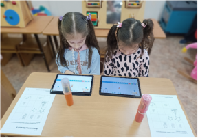 Реализация парциальной программы «Развитие логического и алгоритмического мышления детей 6-7 лет» Подготовительные группы № 10, 11, 12 Реализация парциальной программы «Развитие логического и алгоритмического мышления детей 6-7 лет» Подготовительные группы № 10, 11, 12.